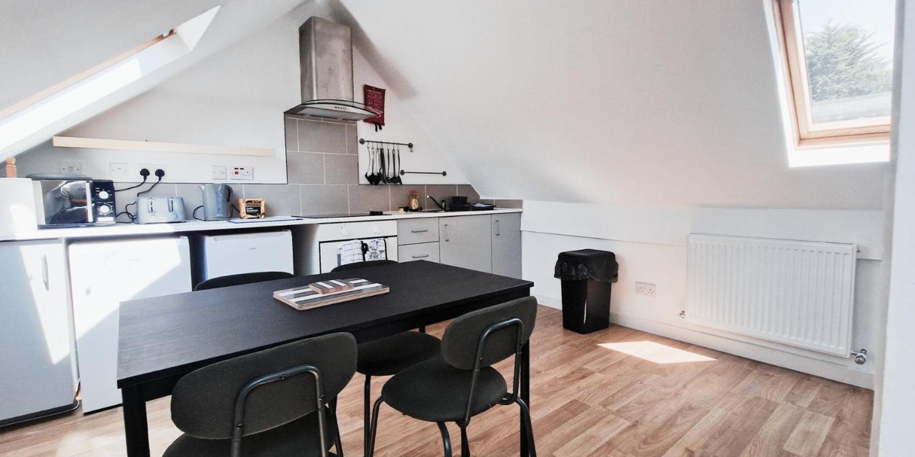 Cozy Room In Modern House Near ノッティンガム エクステリア 写真