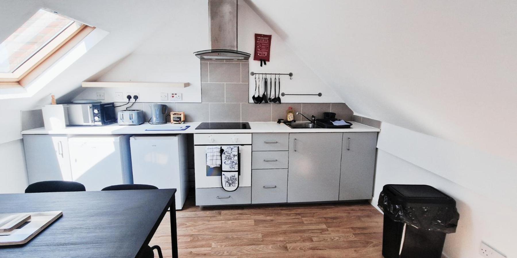 Cozy Room In Modern House Near ノッティンガム エクステリア 写真