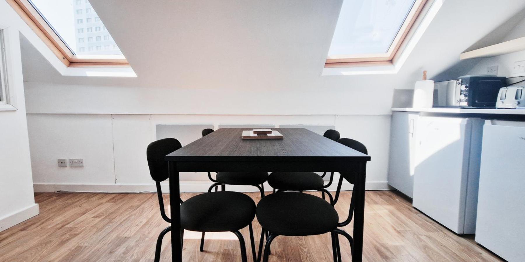 Cozy Room In Modern House Near ノッティンガム エクステリア 写真